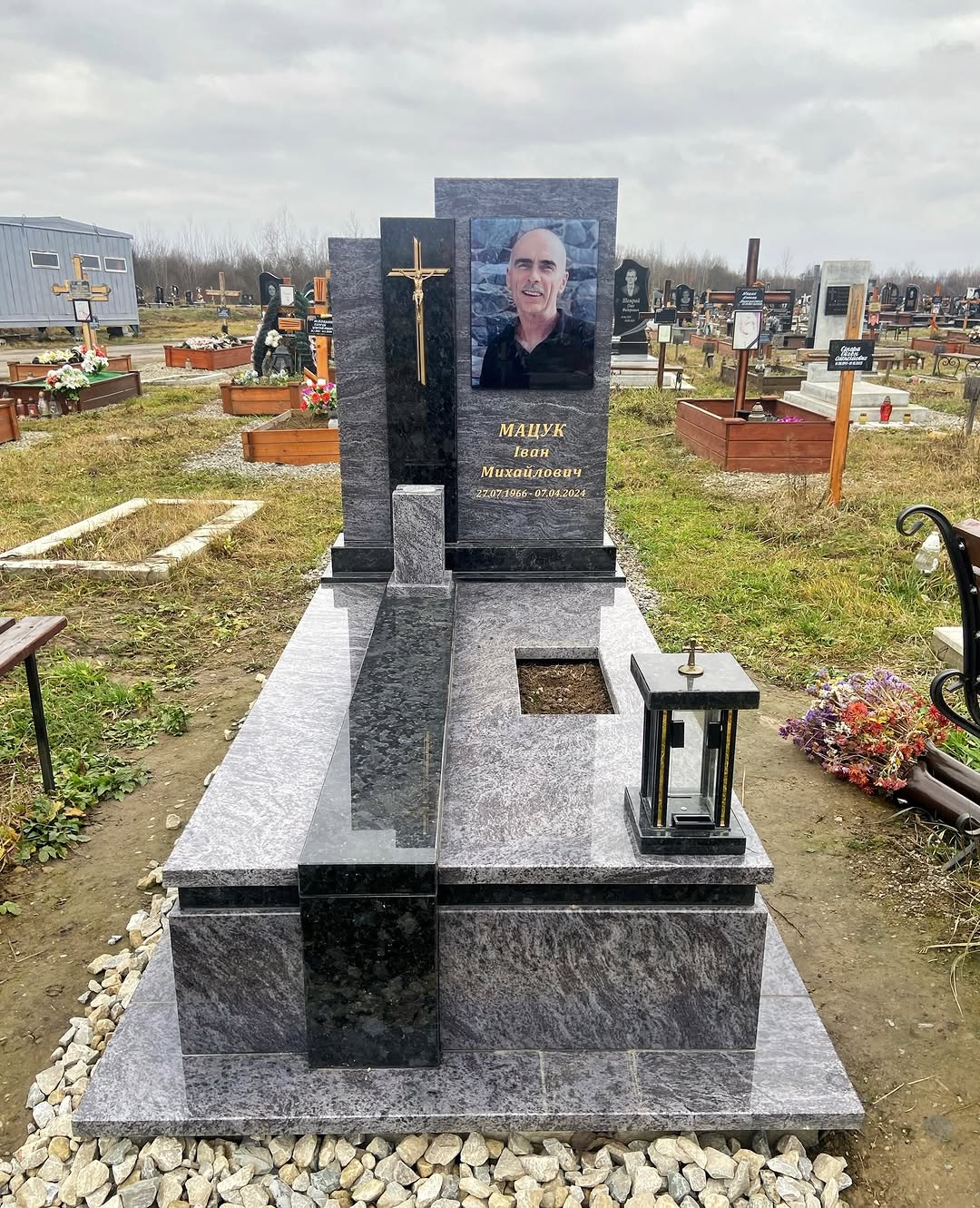 Одинарні пам'ятники